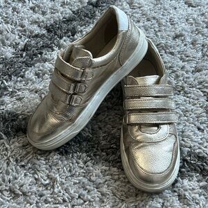 Beautiful Leather Metalic shoes, Like New